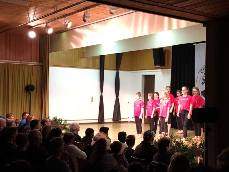 Gastauftritt der Jugi am Unterhaltungsabend der Trachtengruppe Wasen-Eriswil | 5./6. &&nbsp;12.11.2022