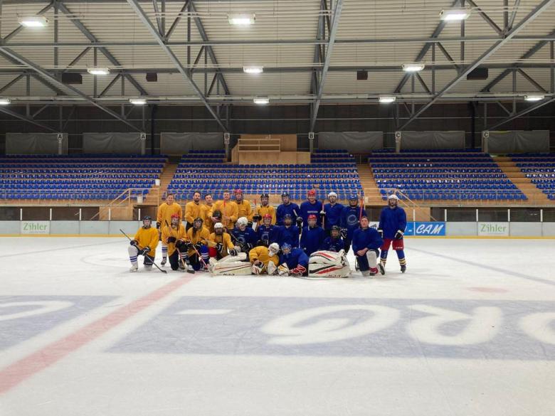 Plauschhockey anstatt Bänklischutte – Sportverein Wasen & Friends on&nbsp;ice.